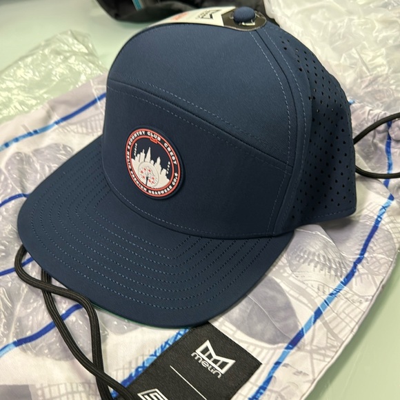 Melin x CC Sabathia Trenches Limited edition Hat Classic size with matching bag - Picture 16 of 17